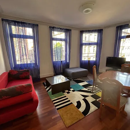 Altbauwohnung Naehe Gutenbergplatz Apartamento