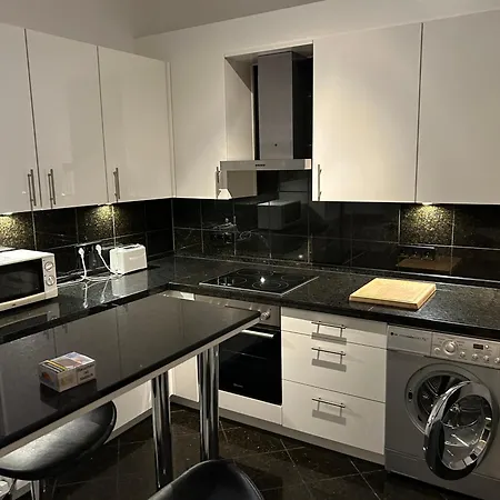 Altbauwohnung Naehe Gutenbergplatz *