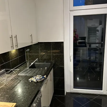 Altbauwohnung Naehe Gutenbergplatz *